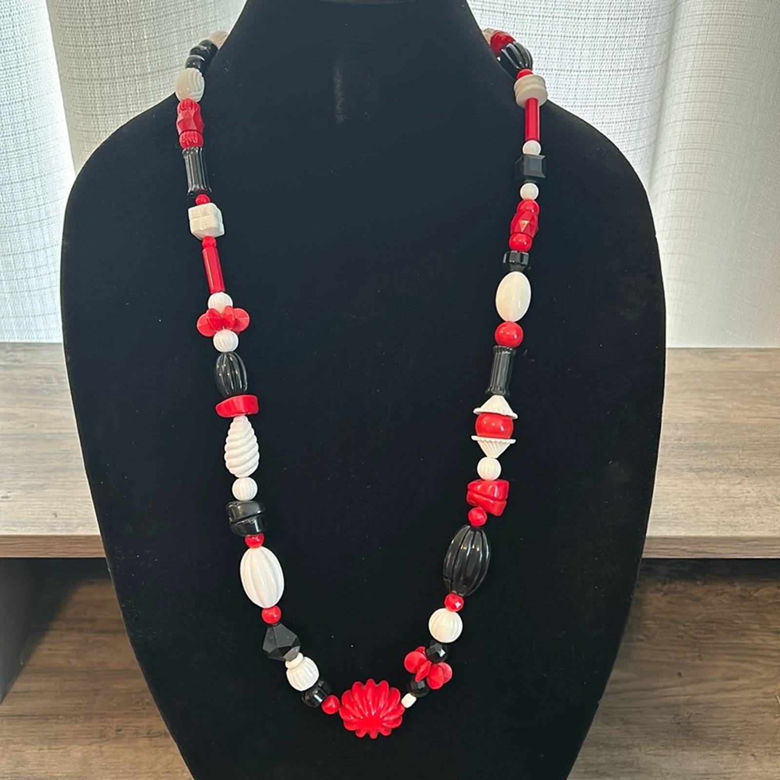 Vintage Les Bernard Inc Long Statement Piece Necklace 823 Black White Red 50$